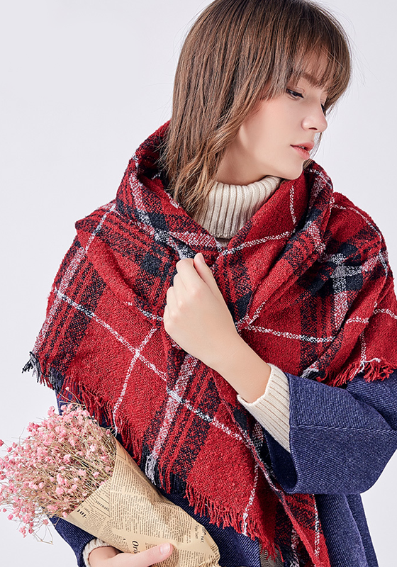 Triangle Plaid Scarf Triangle Plaid Scarf